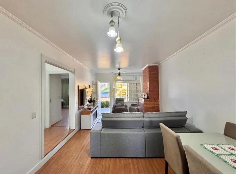 Casa semimobiliada com 3 dormitórios, amplo terreno e excelente localização no Bairro São Cristóvão: 13ª foto da galeria de imagens do imóvel