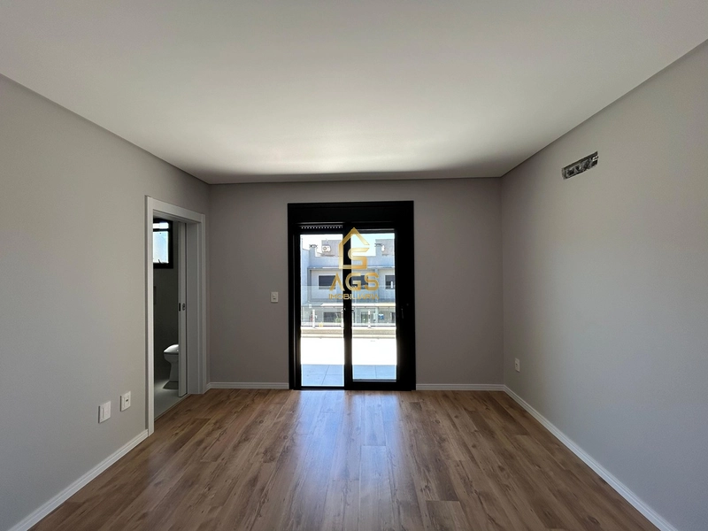 Sobrado de 3 dormitórios e duas vagas de garagem: 11ª foto da galeria de imagens do imóvel