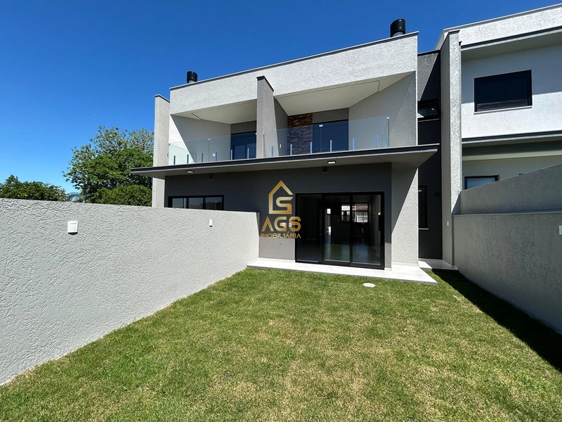 Sobrado de 3 dormitórios e duas vagas de garagem: 3ª foto da galeria de imagens do imóvel