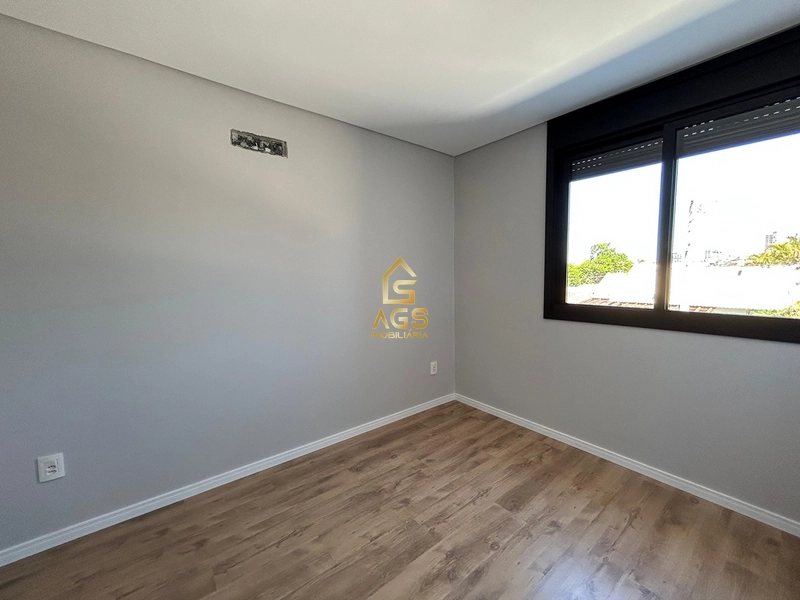 Sobrado de 3 dormitórios e duas vagas de garagem: 10ª foto da galeria de imagens do imóvel