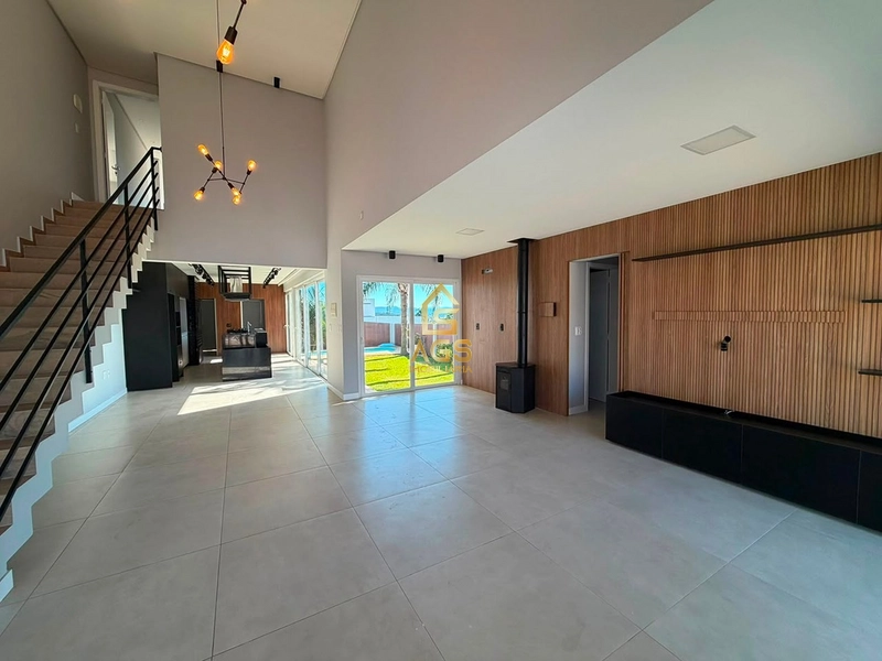 Casa com Piscina e Espaço Gourmet à Venda no Bairro Universitário – Lajeado/RS: 13ª foto da galeria de imagens do imóvel