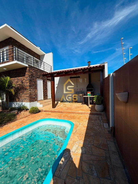 Casa com Piscina e Espaço Gourmet à Venda no Bairro Universitário – Lajeado/RS: 3ª foto da galeria de imagens do imóvel