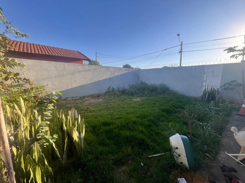 Casa com quintal amplo : 2ª foto da galeria de imagens do imóvel