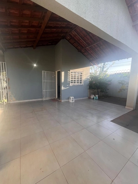 Casa com quintal amplo : 15ª foto da galeria de imagens do imóvel