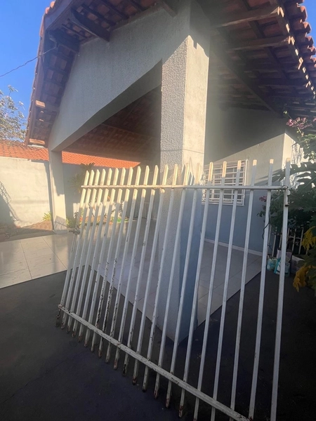 Casa com quintal amplo : 14ª foto da galeria de imagens do imóvel