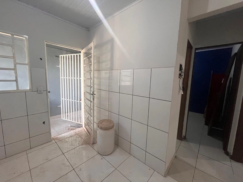 Casa com quintal amplo : 5ª foto da galeria de imagens do imóvel