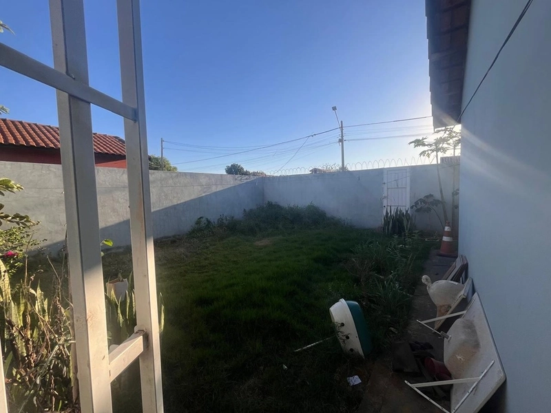 Casa com quintal amplo : 3ª foto da galeria de imagens do imóvel