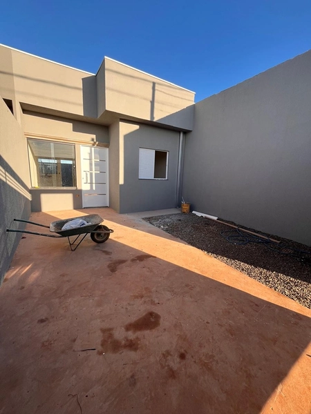 Casa bônus moradia com suite!!: 1ª foto da galeria de imagens do imóvel