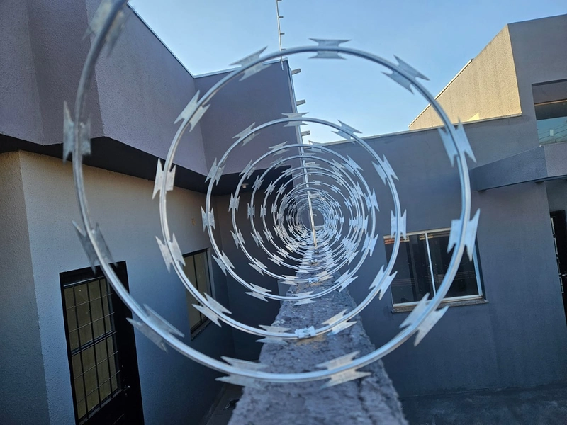  Casa Reformada com 2 Quartos e Grande Potencial de ampliação : 3ª foto da galeria de imagens do imóvel