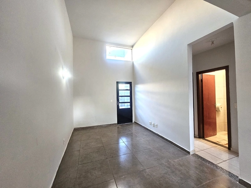  Casa Reformada com 2 Quartos e Grande Potencial de ampliação : 8ª foto da galeria de imagens do imóvel