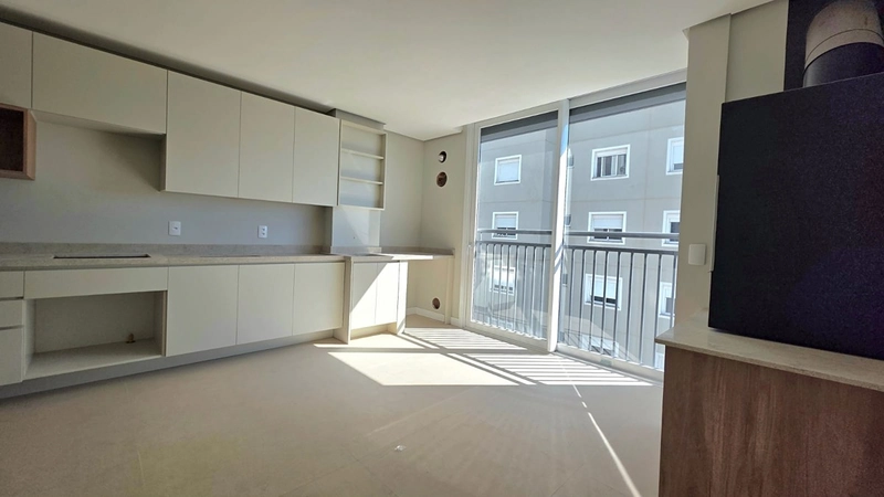 Mobiliado. Sacada integrada (sem golas), piso porcelanato em todo apto, forro rebaixado em gesso. Apto 903.: 4ª foto da galeria de imagens do imóvel