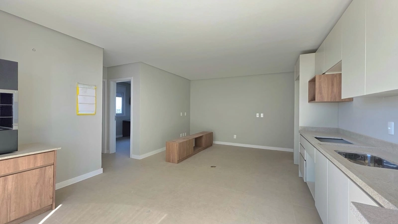 Mobiliado. Sacada integrada (sem golas), piso porcelanato em todo apto, forro rebaixado em gesso. Apto 903.: 6ª foto da galeria de imagens do imóvel