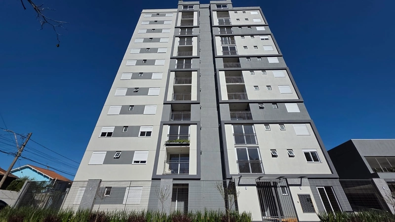 Mobiliado. Sacada integrada (sem golas), piso porcelanato em todo apto, forro rebaixado em gesso. Apto 903.: 9ª foto da galeria de imagens do imóvel