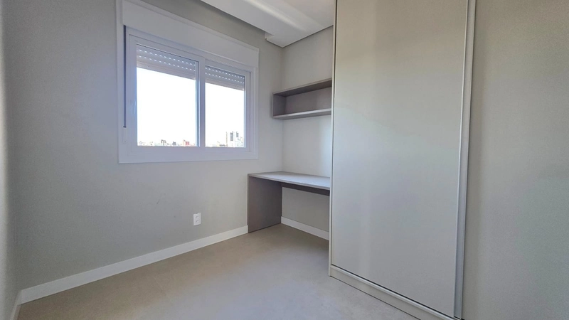 Mobiliado. Sacada integrada (sem golas), piso porcelanato em todo apto, forro rebaixado em gesso. Apto 903.: 8ª foto da galeria de imagens do imóvel