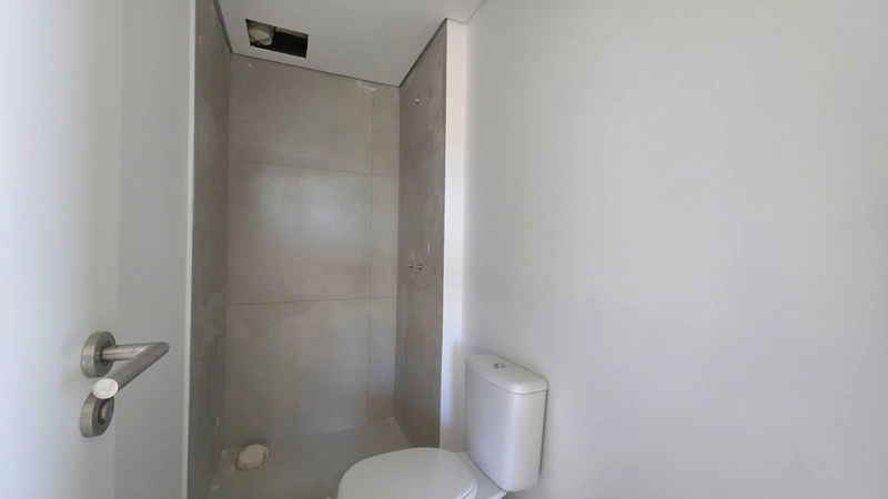 Apartamento novo, de frente para a rua, sol da manhã, sacada. : 5ª foto da galeria de imagens do imóvel