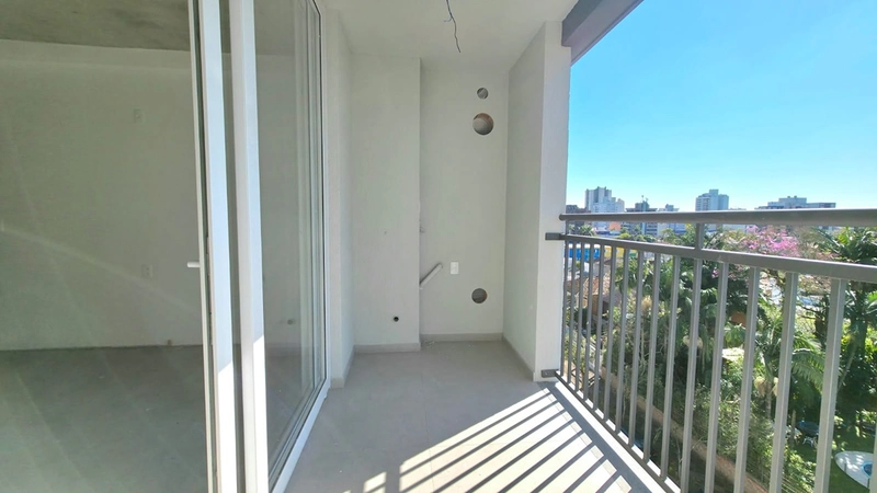 Apartamento novo, de frente para a rua, sol da manhã, sacada. : 1ª foto da galeria de imagens do imóvel