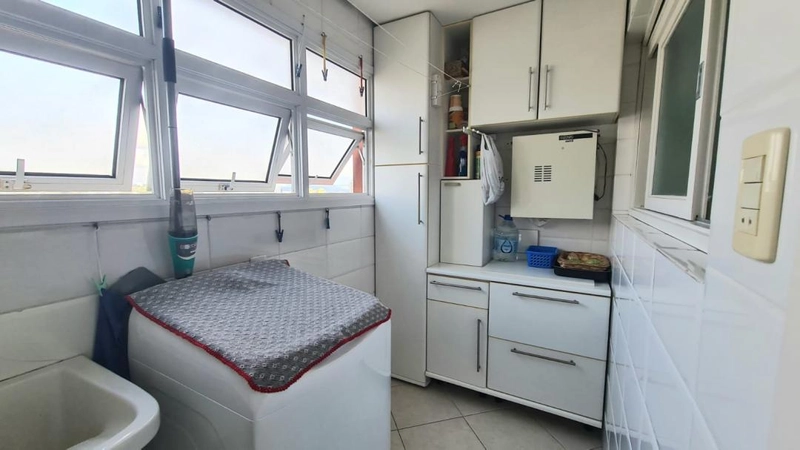 Belo apartamento, semi-mobiliado, andar alto., com uma vista incrível da cidade e uma ótima localização. REF: 359: 15ª foto da galeria de imagens do imóvel