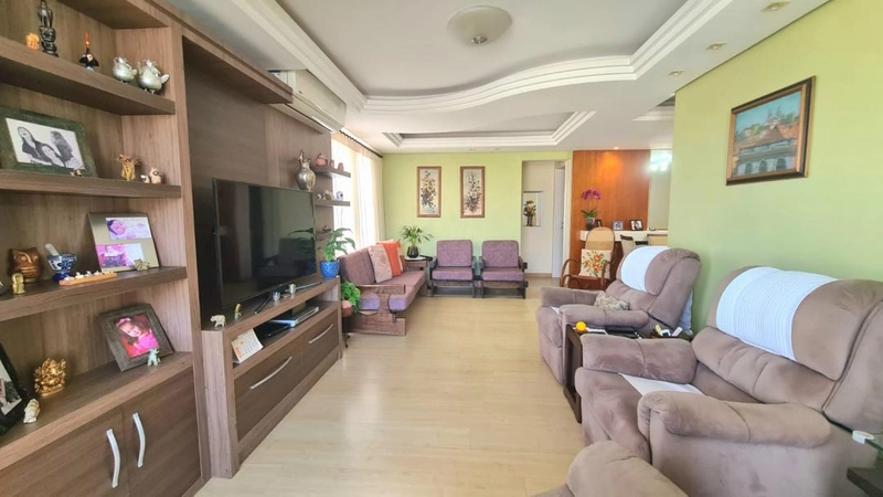 Belo apartamento, semi-mobiliado, andar alto., com uma vista incrível da cidade e uma ótima localização. REF: 359: 4ª foto da galeria de imagens do imóvel
