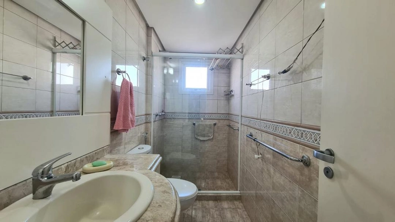 Belo apartamento, semi-mobiliado, andar alto., com uma vista incrível da cidade e uma ótima localização. REF: 359: 9ª foto da galeria de imagens do imóvel