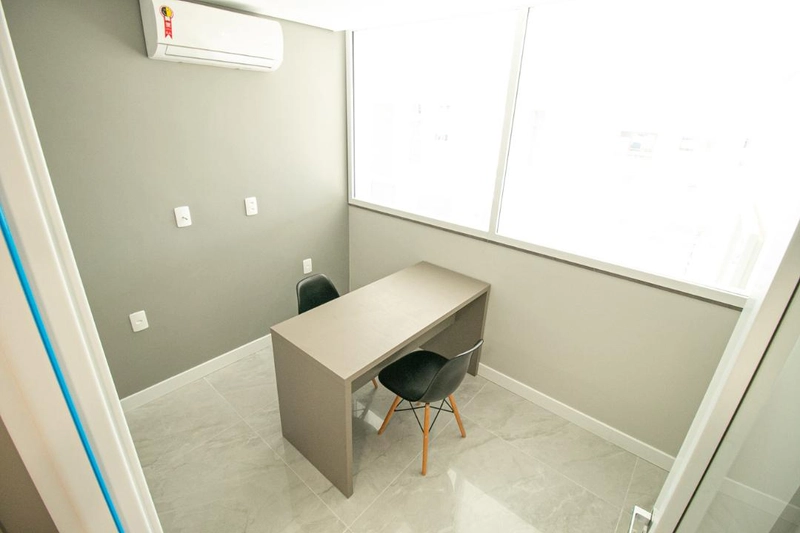Apartamento com cozinha e banheiros prontos, andar alto. REF: 330: 10ª foto da galeria de imagens do imóvel