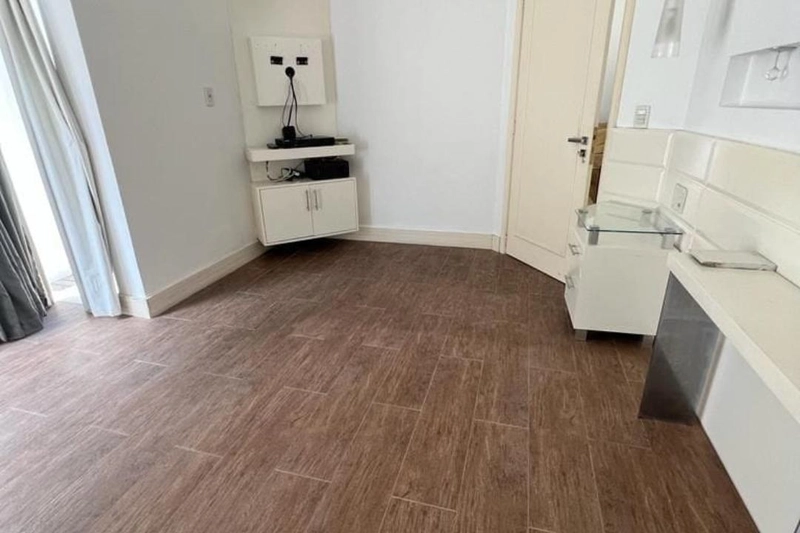Casa de 4 dormitórios, sendo um deles suíte com closet, pátio externo aos fundos do terreno, 2 salas de estar e 2 salas de jantar. REF: 312: 3ª foto da galeria de imagens do imóvel
