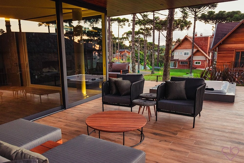 Casa de altíssimo padrão, com área construída de 590,53m² em amplo terreno de 800 m² com frondosas araucárias. REF: 186: 34ª foto da galeria de imagens do imóvel