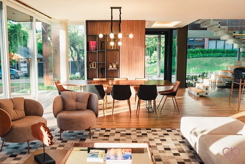 Casa de altíssimo padrão, com área construída de 590,53m² em amplo terreno de 800 m² com frondosas araucárias. REF: 186: 82ª foto da galeria de imagens do imóvel