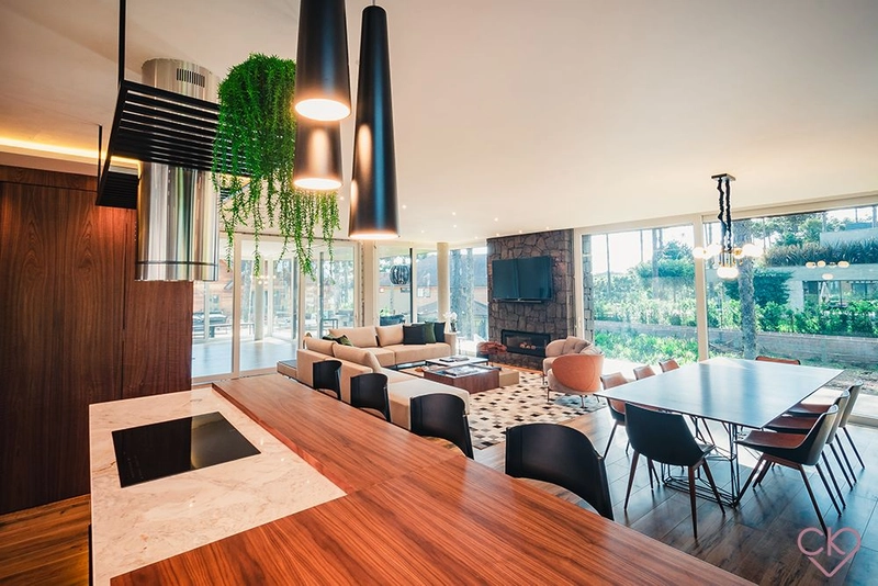 Casa de altíssimo padrão, com área construída de 590,53m² em amplo terreno de 800 m² com frondosas araucárias. REF: 186: 15ª foto da galeria de imagens do imóvel