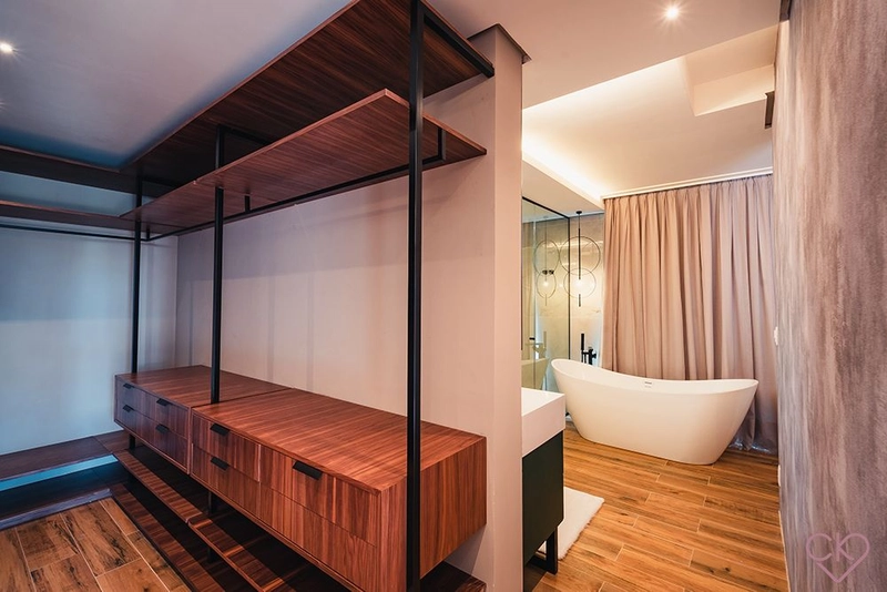 Casa de altíssimo padrão, com área construída de 590,53m² em amplo terreno de 800 m² com frondosas araucárias. REF: 186: 51ª foto da galeria de imagens do imóvel