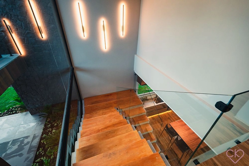 Casa de altíssimo padrão, com área construída de 590,53m² em amplo terreno de 800 m² com frondosas araucárias. REF: 186: 46ª foto da galeria de imagens do imóvel