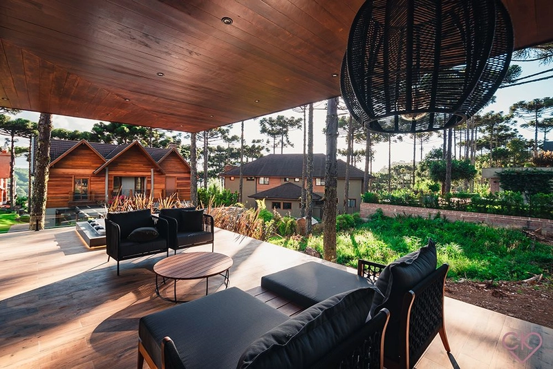 Casa de altíssimo padrão, com área construída de 590,53m² em amplo terreno de 800 m² com frondosas araucárias. REF: 186: 38ª foto da galeria de imagens do imóvel
