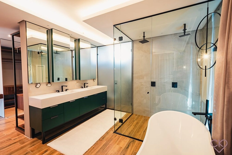 Casa de altíssimo padrão, com área construída de 590,53m² em amplo terreno de 800 m² com frondosas araucárias. REF: 186: 54ª foto da galeria de imagens do imóvel
