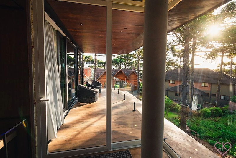Casa de altíssimo padrão, com área construída de 590,53m² em amplo terreno de 800 m² com frondosas araucárias. REF: 186: 61ª foto da galeria de imagens do imóvel