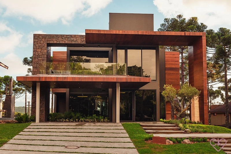 Casa de altíssimo padrão, com área construída de 590,53m² em amplo terreno de 800 m² com frondosas araucárias. REF: 186: 97ª foto da galeria de imagens do imóvel