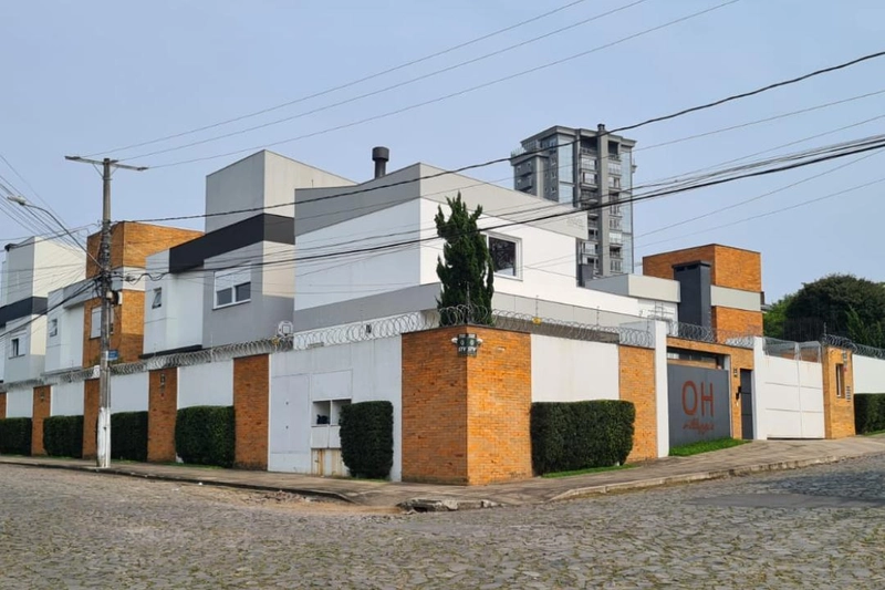 Sobrado semi mobiliado, decorado, com patio privativo, condominio com poucas casas e proximo ao Colégio Sinodal REF: 345: 32ª foto da galeria de imagens do imóvel