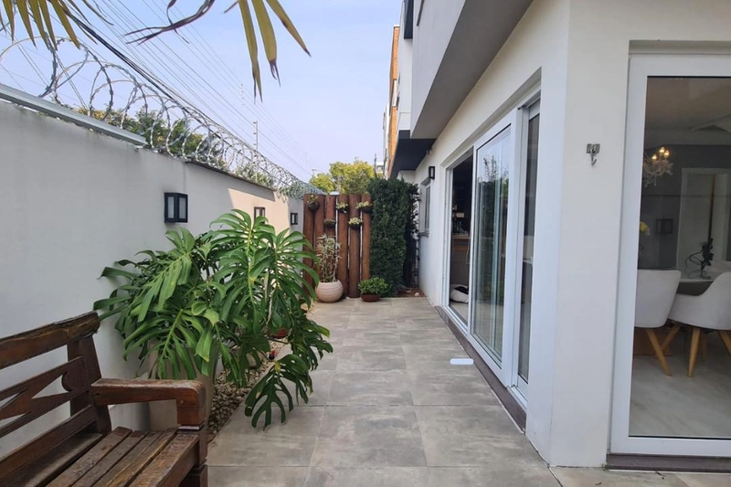 Sobrado semi mobiliado, decorado, com patio privativo, condominio com poucas casas e proximo ao Colégio Sinodal REF: 345: 14ª foto da galeria de imagens do imóvel