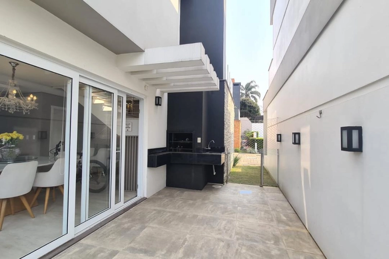 Sobrado semi mobiliado, decorado, com patio privativo, condominio com poucas casas e proximo ao Colégio Sinodal REF: 345: 23ª foto da galeria de imagens do imóvel