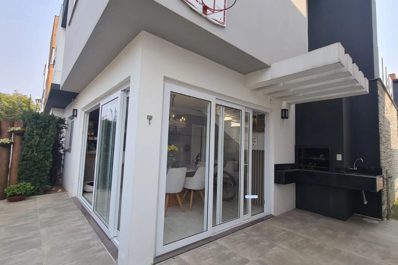 Sobrado semi mobiliado, decorado, com patio privativo, condominio com poucas casas e proximo ao Colégio Sinodal REF: 345: 28ª foto da galeria de imagens do imóvel