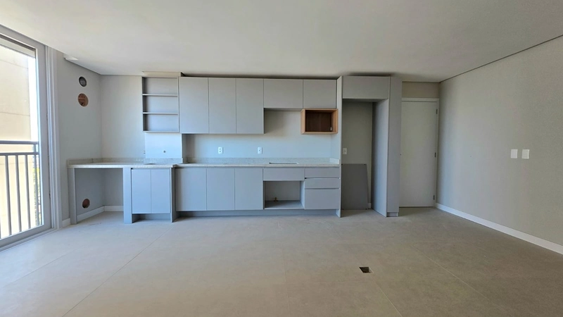 Semi-mobiliado. Sacada integrada (sem golas), piso porcelanato em todo apto, forro rebaixado em gesso: 7ª foto da galeria de imagens do imóvel