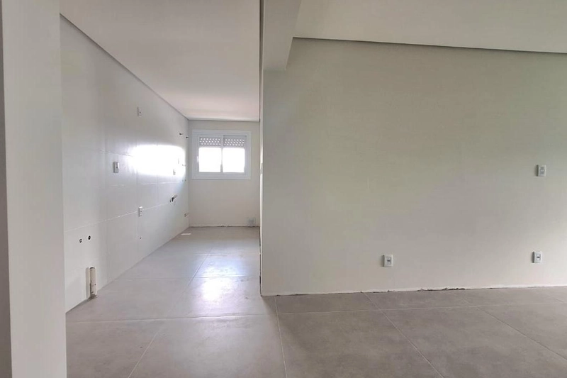 Apartamento amplo de 2 dormitórios no 5 º andar, com sacada, elevador, gas central e salão de festas. REF: 353: 16ª foto da galeria de imagens do imóvel