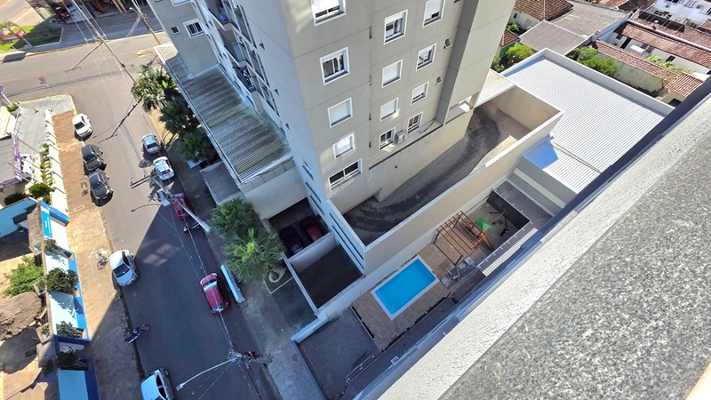 Semi-mobiliado. Sacada integrada (sem golas), piso porcelanato em todo apto, forro rebaixado em gesso. Apto 1001: 11ª foto da galeria de imagens do imóvel