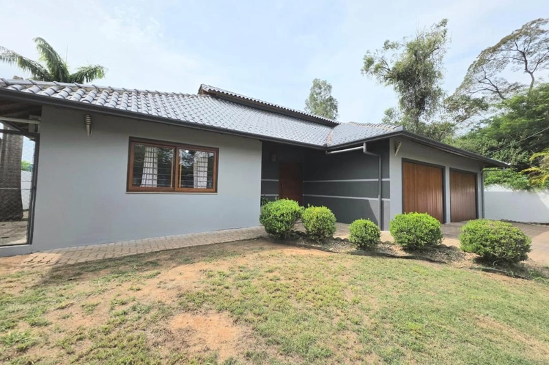 Linda Casa com Quintal e Varanda em São Leopoldo - Oportunidade de Venda REF: CA0019: 1ª foto da galeria de imagens do imóvel