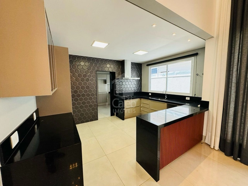 Casa com 4 suítes e piscina no Condomínio Portal dos Nobres-Marília-SP: 12ª foto da galeria de imagens do imóvel