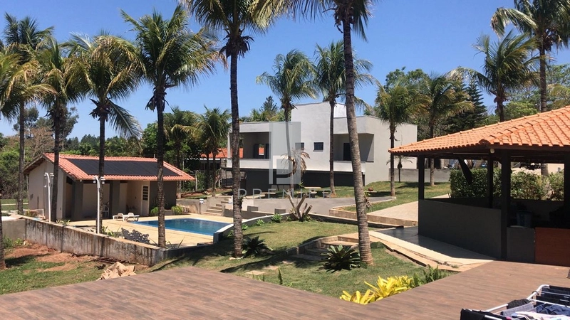 Chácara a Venda com 4 Suítes no Condomínio Serra Dourada em Marília-SP. : 1ª foto da galeria de imagens do imóvel