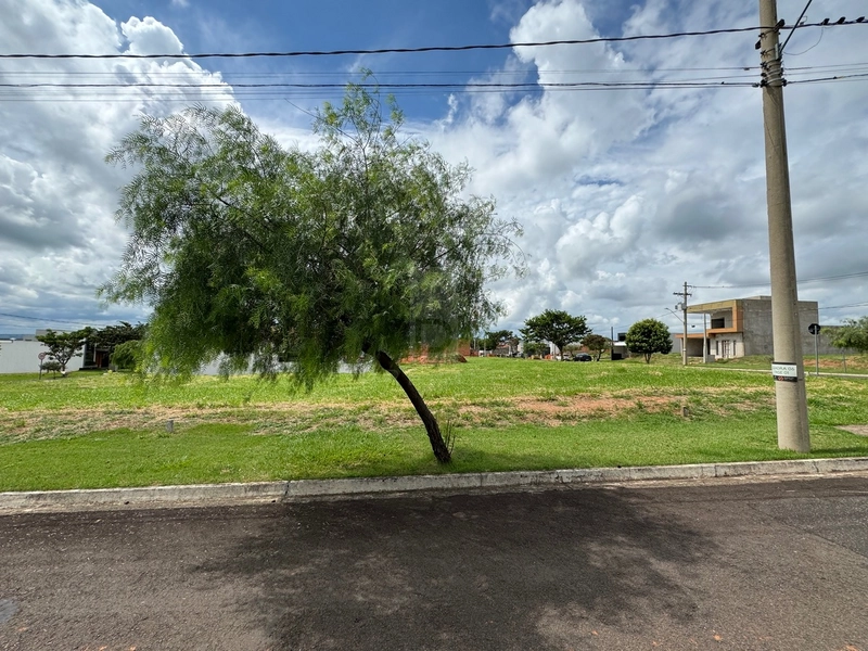 Terreno no condomínio Verana plano em Marilia-SP: 1ª foto da galeria de imagens do imóvel