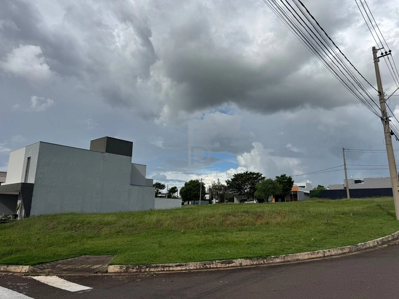 Terreno de esquina no Cond. Verana em Marília-SP.: 1ª foto da galeria de imagens do imóvel