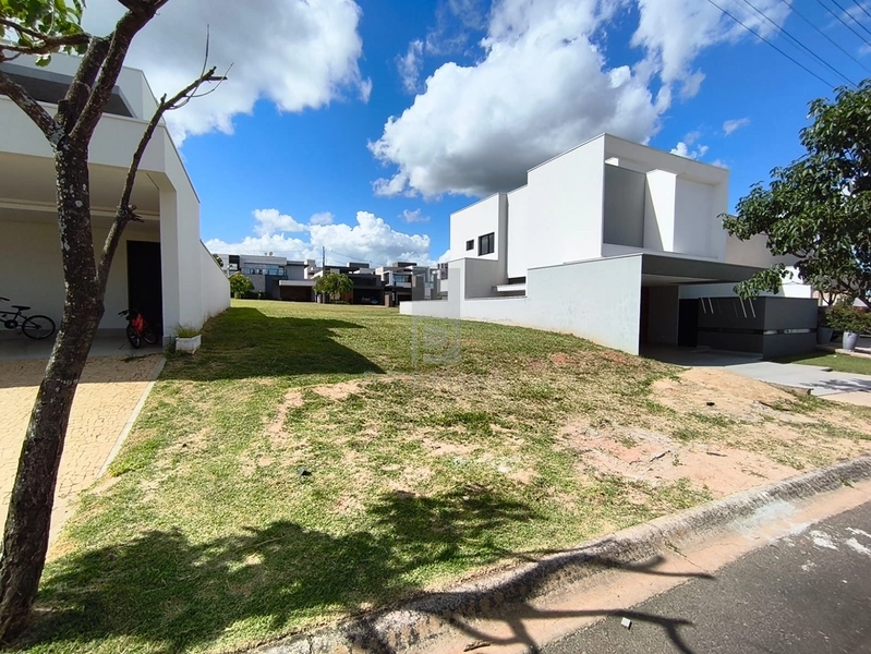 Terreno a Venda no Condomínio Jardins de Monet em Marília-SP. : 3ª foto da galeria de imagens do imóvel