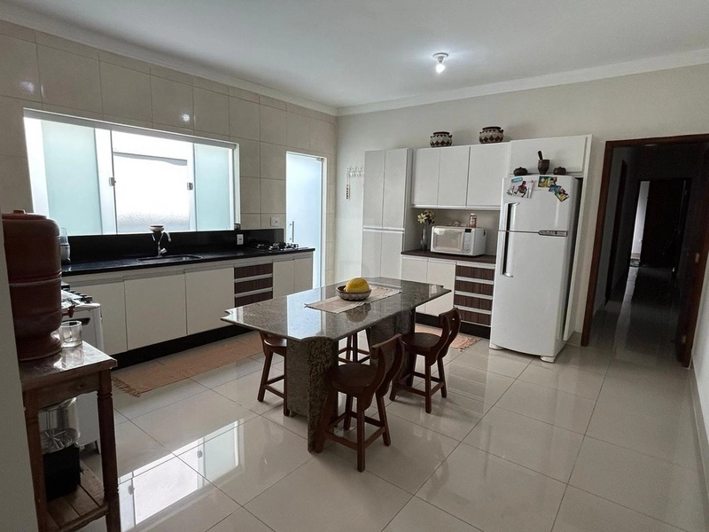 Casa com 3 quartos no Jd. Universitário em Marília-SP.: 5ª foto da galeria de imagens do imóvel