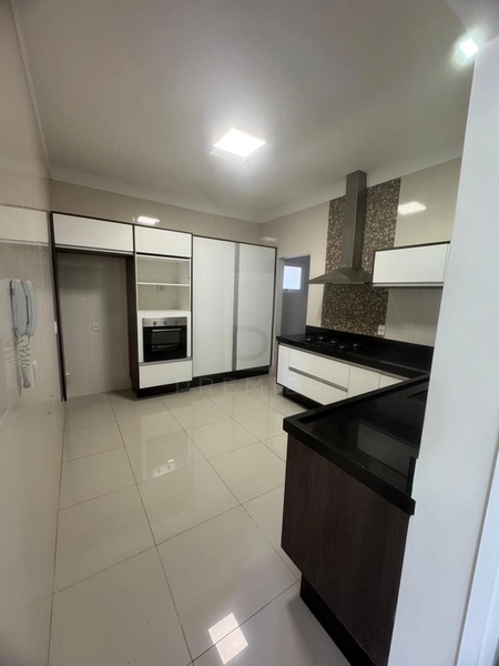 Casa com 4 dormitórios no cond. Reserva Esmeralda em Marília-SP.: 6ª foto da galeria de imagens do imóvel