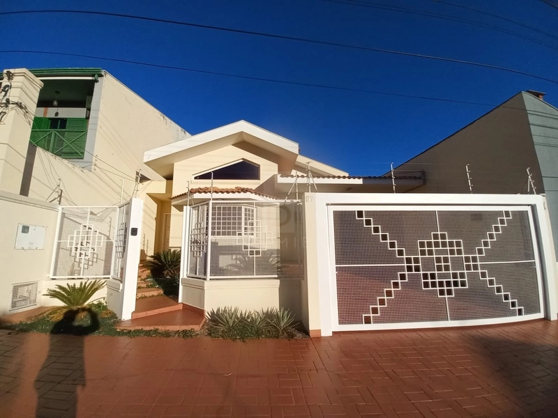 Casa com pisicna no Jd Aquarios em Marilia / Sp: 24ª foto da galeria de imagens do imóvel
